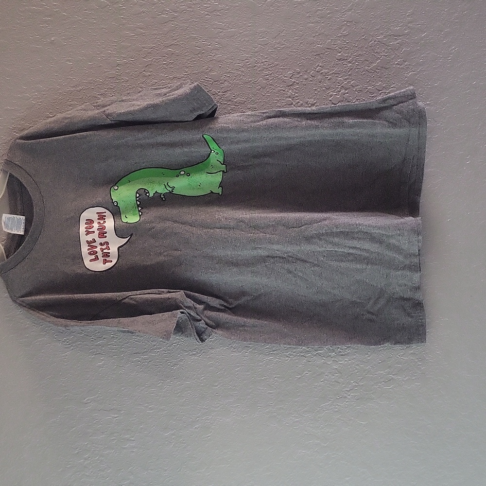 Grey graphic tee